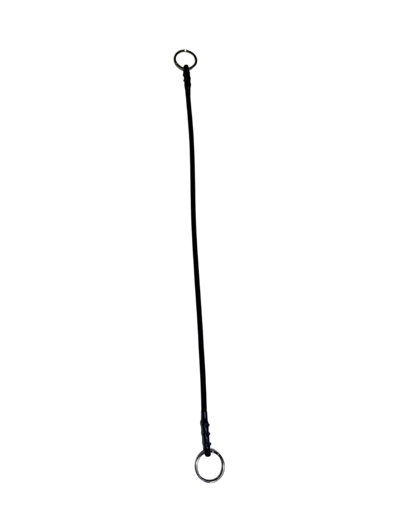 Single-strand bungee cord with rings at each end